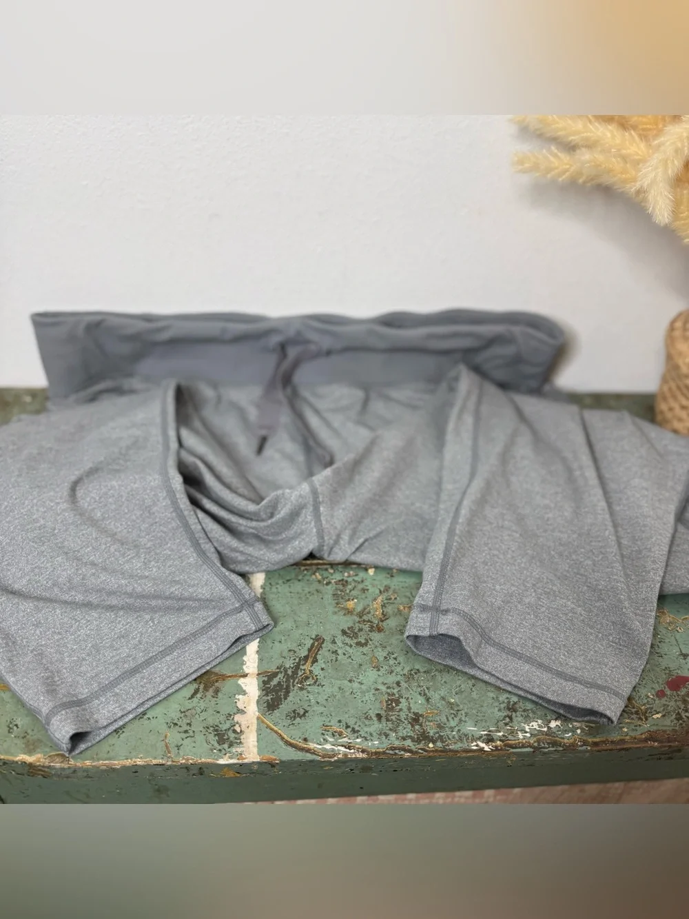 Lululemon Heather Gray Drawstring Cropped Jogger Pants 12 Dance Loungewear